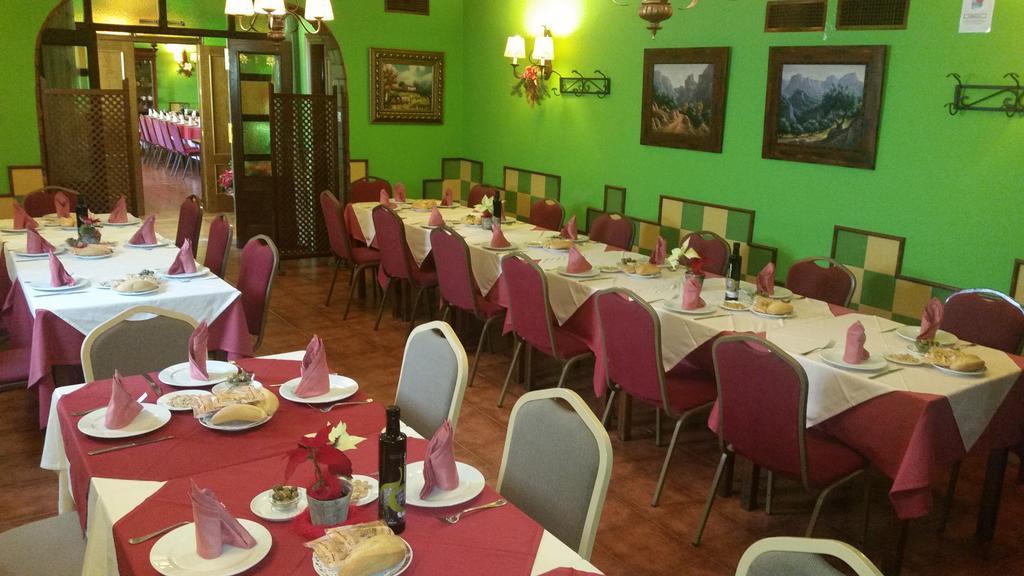 Hidalgo Hotel Alcaudete Buitenkant foto